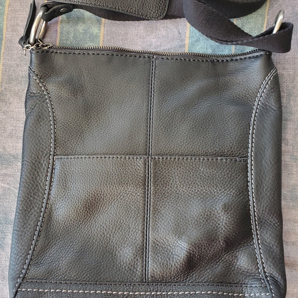 The Sak Black Leather Crossbody Bag - Picture 3 of 3